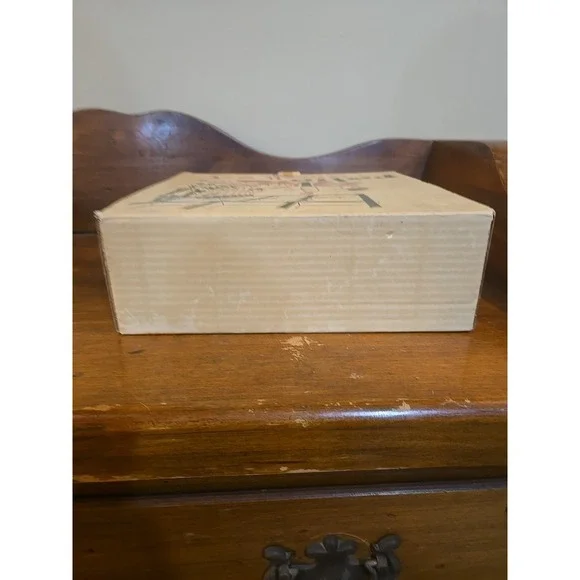 Federal Glass Company 1950s Atomic Flower Milk Glass Patio Snack Set MCM - Picture 4 of 10